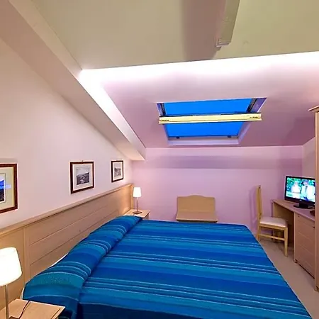 לינה וארוחת בוקר Belvedere